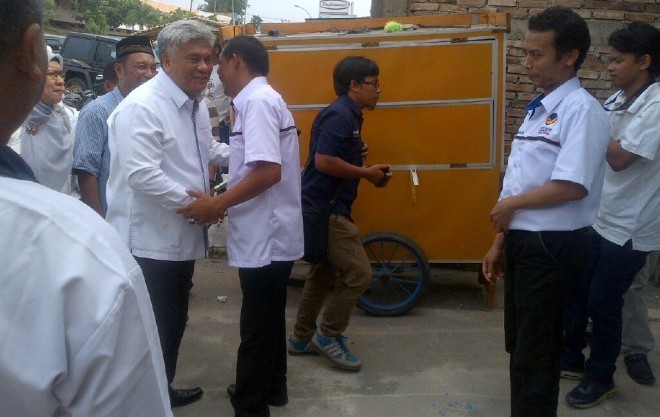 AM saat mendaftar di salah satu Parpol di Muaro Jambi beberapa waktu lalu