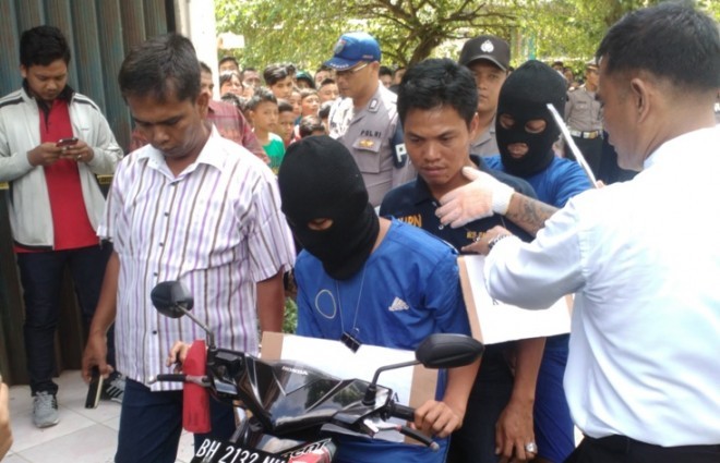 Rekontruksi kasus pembunuhan di selincah.
