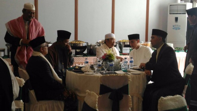 Ketua DPW PAN Jambi Zumi Zola bersama Ketua DPD I Golkar Jambi Zoerman Manap, Walikota Jambi SY Fasha, Wagub Fachrori Umar