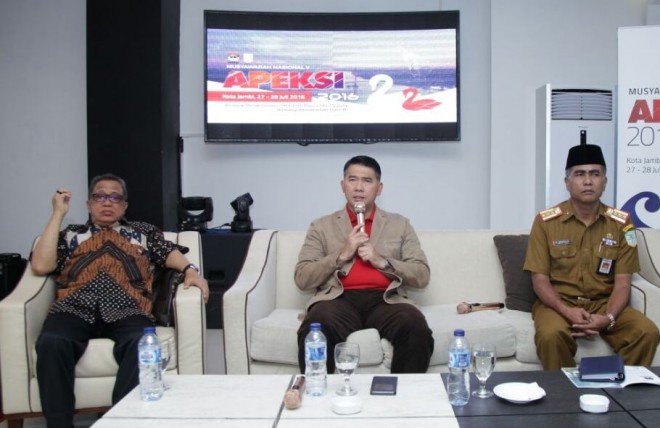 Walikota Jambi SY Fasha press conference Senin (25/7) terkait pelaksanaan APEKSI di Jambi