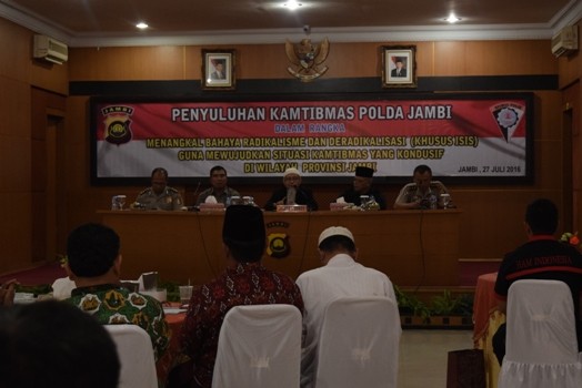 Pemateri dalam penyuluhan menangkal bahaya radikalisme (Khusus Isis) Polda Jambi.