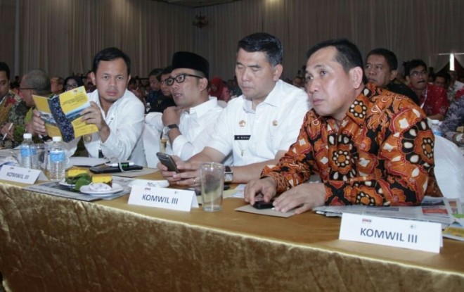 Walikota Jambi SY Fasha bersama walikota lainnya saat acara pembukaan Munas V Apeksi di Jambi