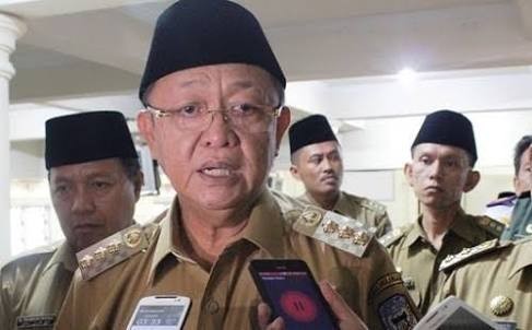 Mantan Bupati Sarolangun, Cek Endra.