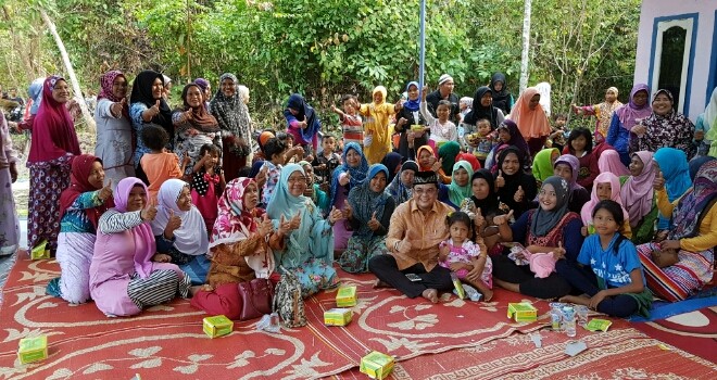 Calon kuat Bupati Muaro Jambi, Ivan Wirata (IW), kunjungi keluarga besar IW Berjaya di Desa Ladang Panjang, Kecamatan Sungai Gelam, Muaro Jambi.