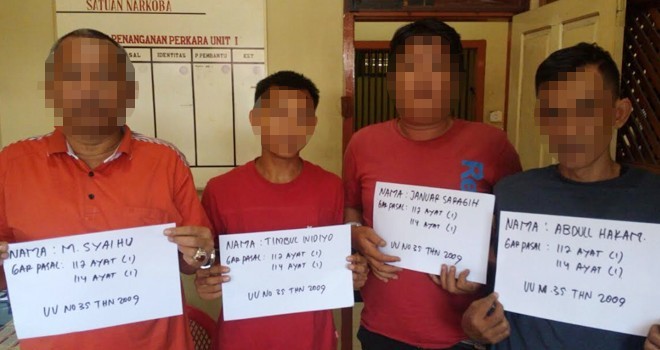 M Syaihu, Ketua DPRD Sarolangun bersama rekannya ditangkap anggota Polresta Jambi, tadi malam (11/8).