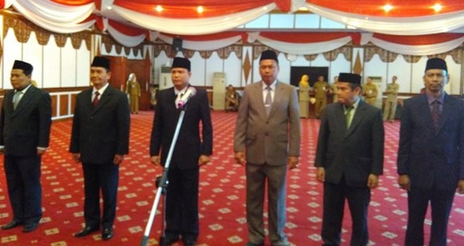 Enam pejabat pemenang lelang yang dilantik Gubernur Jambi Zumi Zola.