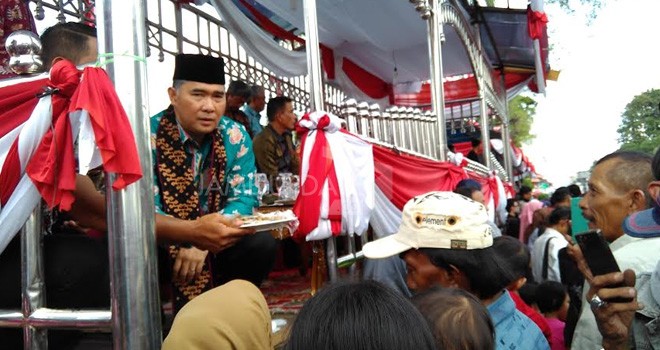 Pawai Budaya Walikota Jambi Sy Fasha bersama Gubernur dan Wagub Jambi, Zumi Zola dan Fachrori Umar.