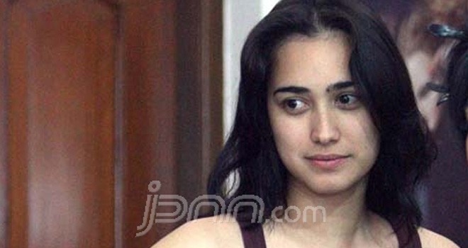 Aktris Alexandra Gottardo.