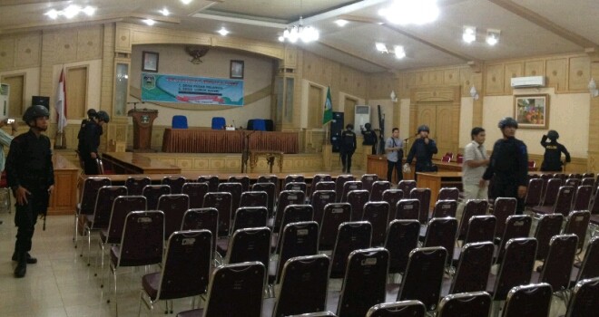 Ruang Pola kantor Bupati Disisir Polisi.