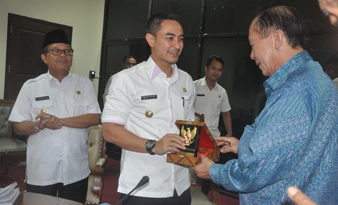 Gubernur Jambi, Zumi Zola melakukan pertemuan dengan Watimpres, Rabu (31/8).