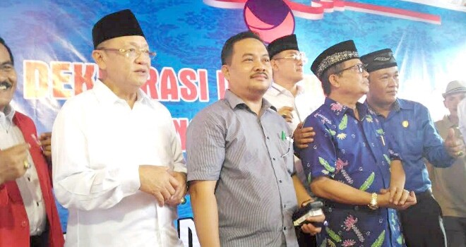 Hamdi bersama Wagub Fachori Umar & Cek Endra.