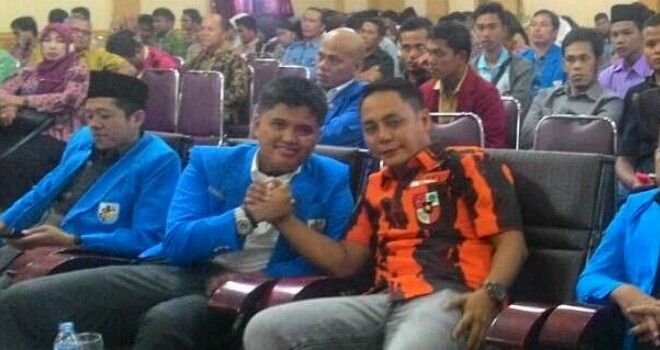 JB Martien Ketua KNPI Sarolangun Bersama Ketua Pemuda Pancasila Syamsul Riduan usai acara pengukuhan.