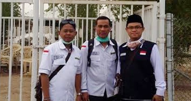 Petugas Kloter 16 saat survey di lokasi tenada Padang Arafah kemarin.