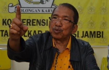Ketua DPD I Golkar Provinsi Jambi Zoerman Manap.