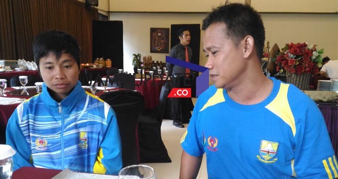 Atlet Dayung peraih emas perdana untuk Jambi Sumita Kurnia dan Pelatih Dayung Jambi Roynadi