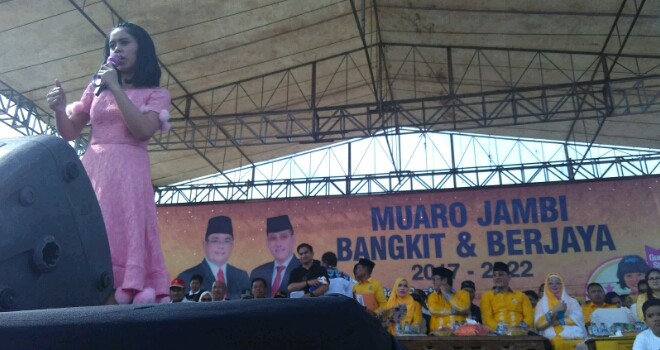 Penampilan Lesti di Acara Deklarasi pasangan Idola.