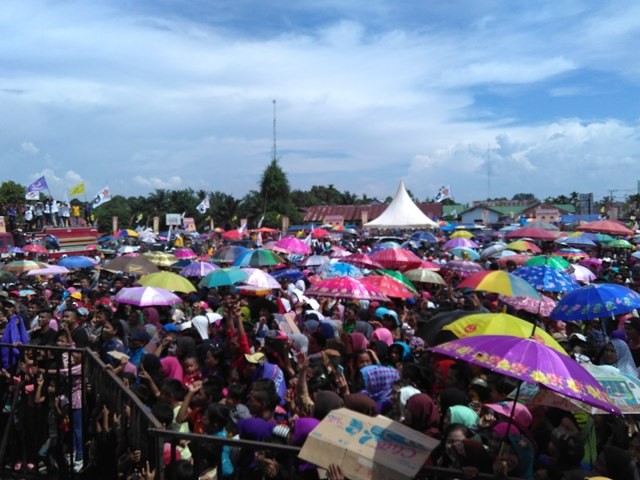 Ribuan massa menyemut di lapangan Aksodano Sengeti
