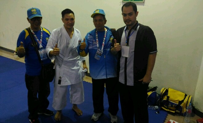 Erlando, Karateka asal jambi yang mendapatkan medali perak.