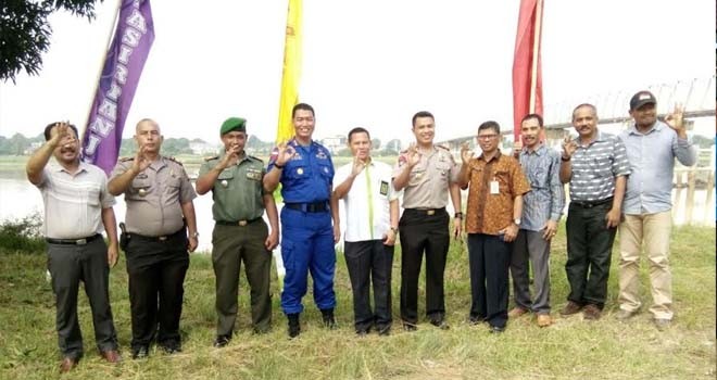 Koramil 08/Danau Teluk bersama Polsek Danau Teluk.