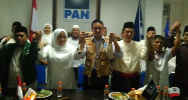 Jumpa pers di kantor DPW PAN Provinsi Jambi.