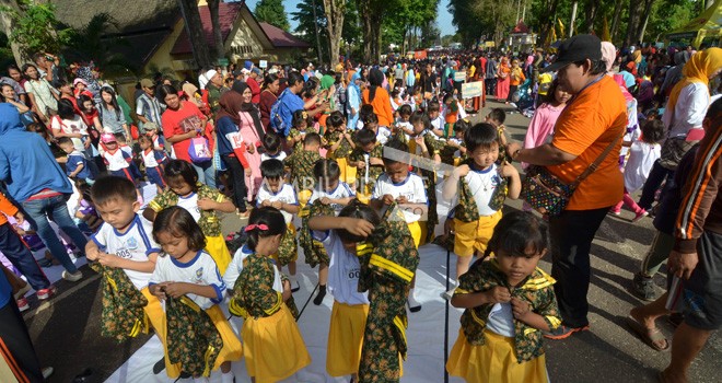 Siswa-siswi PAUD di Kota Jambi yang mengikuti lomba berbusana. / <i>Foto : M.Ridwan - Jambi Ekspres </i>