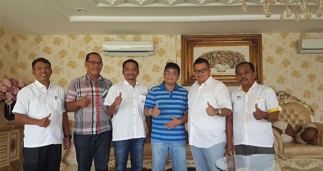 Ivan Wirata bersama Angkatan Muda Pembaharuan Indonesia (AMPI) Jambi.