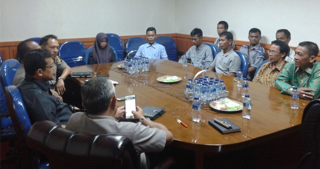 Kapolda Jambi Brigjen Pol Yazid Fanani memberikan arahan kepada warga SAD.