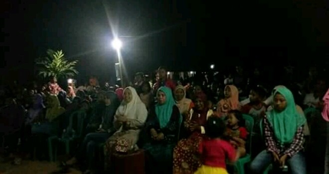 Masnah Busro bersosialisa ke masyarakat Sungai Gelam.