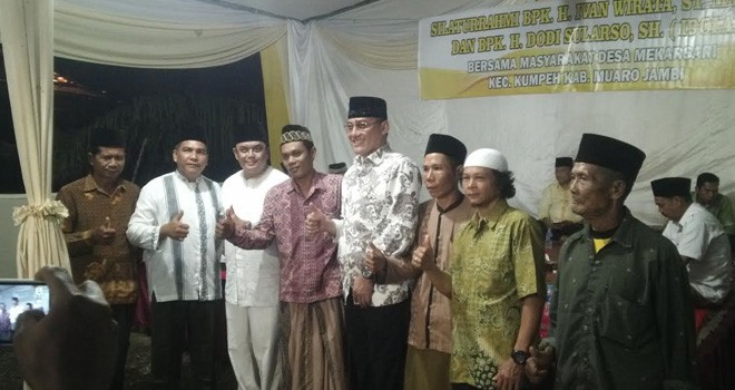 Pasangan Idola, bersilahturahmi di Desa Mekarsari.