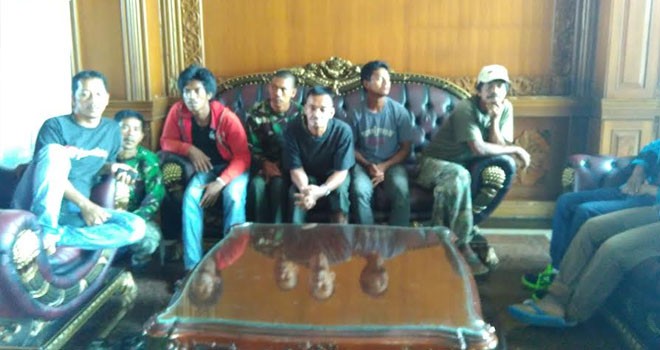 Puluhan SAD yang mendatangi Kantor Gubernur Jambi.