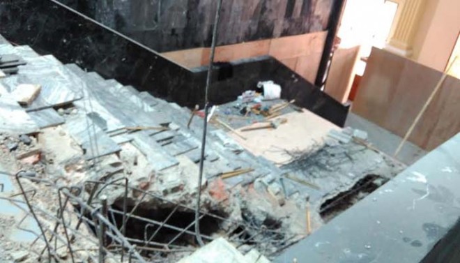 Pembangunan eskalator di Kantor DPRD Provinsi jambi.