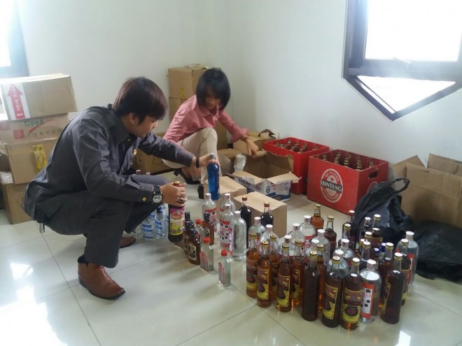 Minuman keras yang diamankan di Polda Jambi.