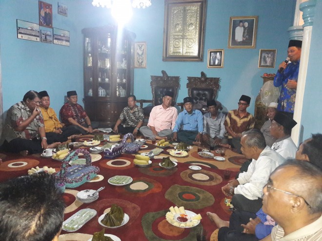 Acara silaturahmi bersama para Mantan Kepala Desa (Kades) se-Kecamatan Kumpehulu.