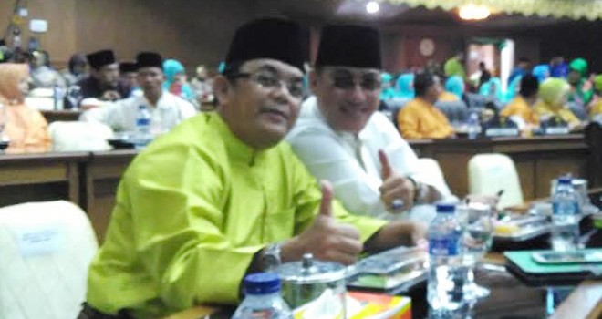  Pasangan Calon Bupati dan Wakil Bupati Muaro Jambi, Ivan Wirata (IW) dan Dodi Sularso (Pasangan Idola), menghadiri Rapat Paripurna Istimewa DPRD Muaro Jambi.