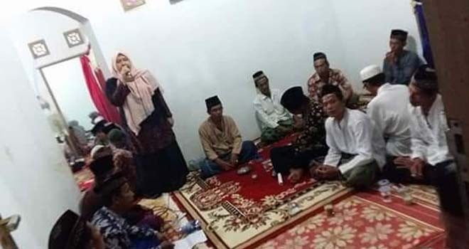 Masnah memenuhi undangan dari warga Desa Teluk Raya Kecamatan Kumpeh.