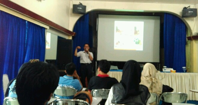 Pihak PT. Pertamina EP Asset 1 saat memberikan pengetahuan kepada para jurnalis tentang Bahaya Ilegal Tapping dan Penambangan Minyak (Ilegal Drilling).