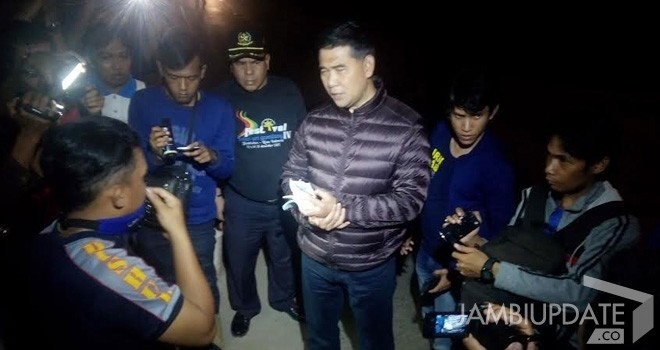 Walikota Jambi Sy Fasha saat menangkap aksi pungutan liar petugas Dishub di Jalan lingkar selatan.