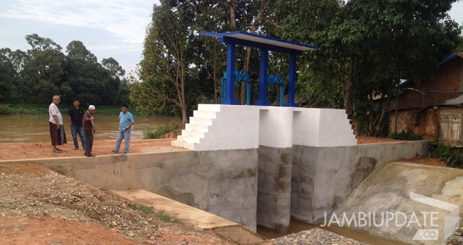 Pintu air Sungai Belati Kelurahan Sarkam Kecamatan Sarolangun.