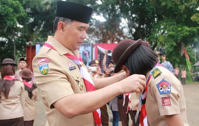 Walikota Jambi, SY Fasha saat membuka Raimuna Pramuka Kwartir Cabang Kota Jambi di lapangan Pusdiklatcab di kelurahan Pematang Sulur, kecamatan Telanaipura.