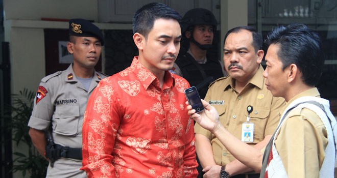 Gubernur Jambi, Zumi Zola usai bertemu Kapolri, Tito Karnavian di rumah Dinas Kapolri, di kawasan Blok M Jakarta Selatan.