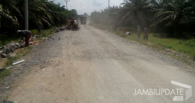 Kondisi Pengerjaan Jalan Kuala Dasal, Tanjung Jabung Barat.