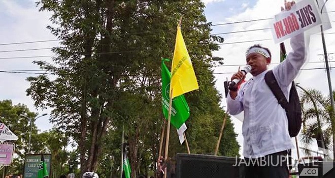 ksi besar-besaran menuntut agar Ahok diadili, digelar di seluruh Indonesia, Jumat (4/11) siang.