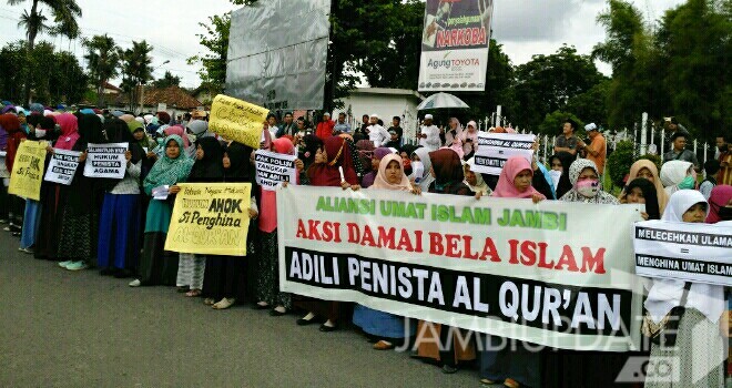 Para Kaum Hawa Turut Padati Jalanan.