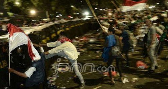 Aksi demo 4 November 2016 ricuh.