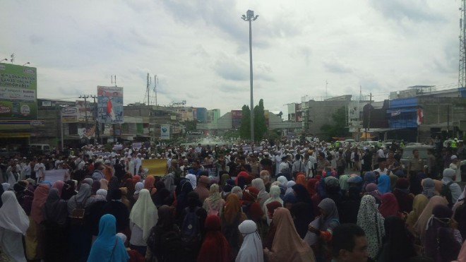 Ribuan Massa Demo Bela Islam di Tugu Juang.