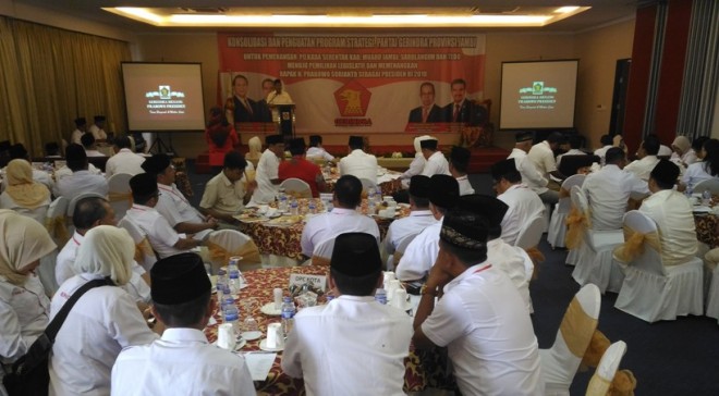 Rapat Koordinsi Daerah (rakorda) di Rumah Kito Resort and Hotel Mayang Mangurai Jambi yang digelar oleh Partai Gerindra hari ini (5/11).