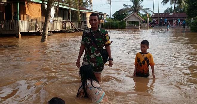 Banjir yang menerjang Tungkal Ulu.
