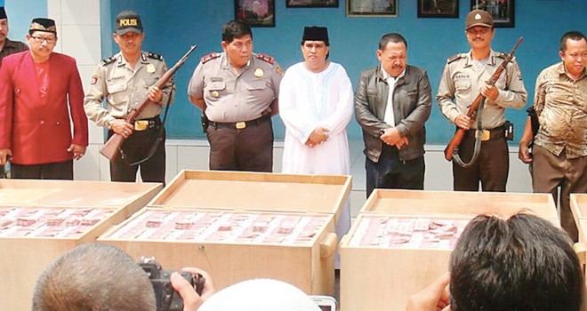 Dimas Kanjeng Taat Pribadi.