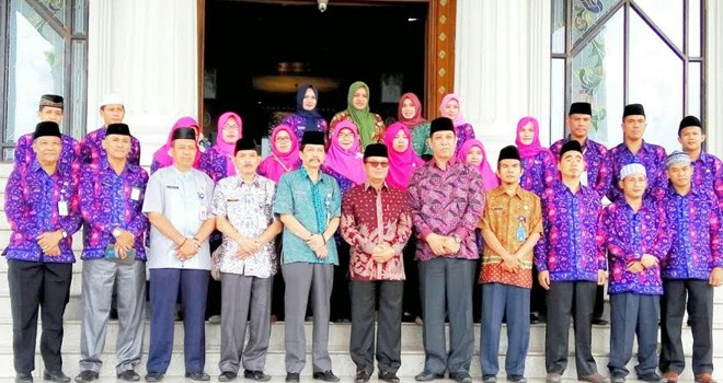 Wakil Gubernur Jambi Dr.Drs.H.Fachrori Umar melepas Kontingen Musabaqah Tilawatil Quran (MTQ) III Korps Pegawai Republik Indonesia Provinsi Jambi.