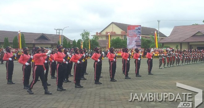 Brimob Cilik Bersenjata Laras Panjang.